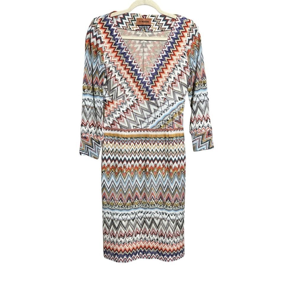 Herringbone knit fitted wool knit dress with a V-neck and long sleeves Size 42 - Picture 2 of 6